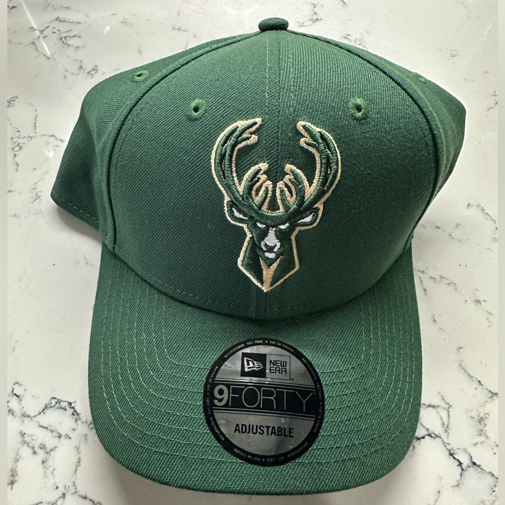Milwaukee Bucks New Era 9Forty Adjustable Hat